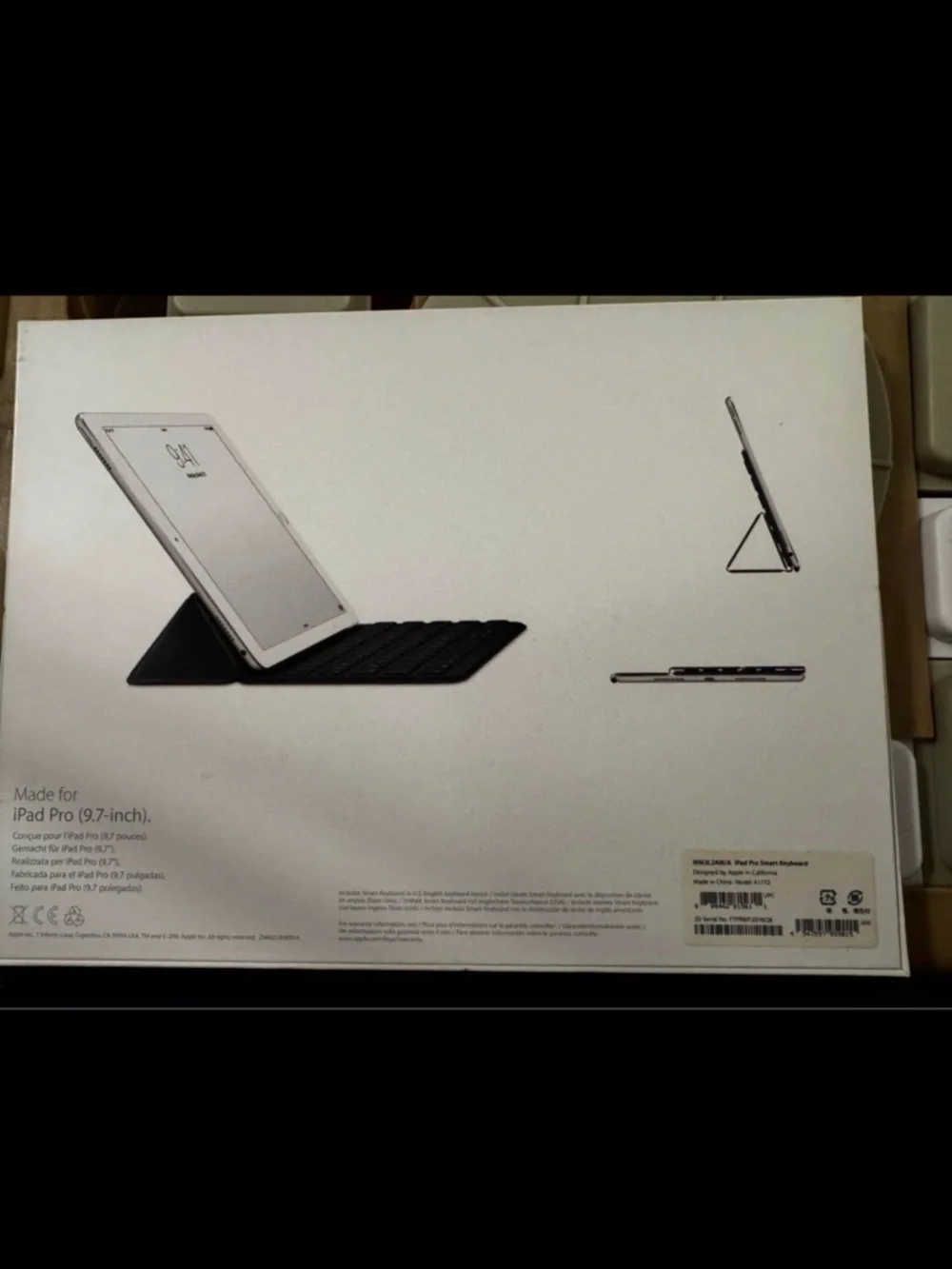 Apple Smart Keyboard Folio for iPad in Charcoal Gray